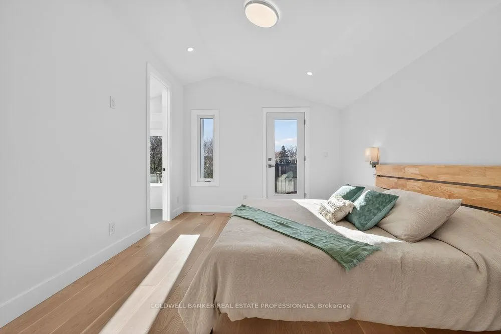 223 Queensdale Avenue