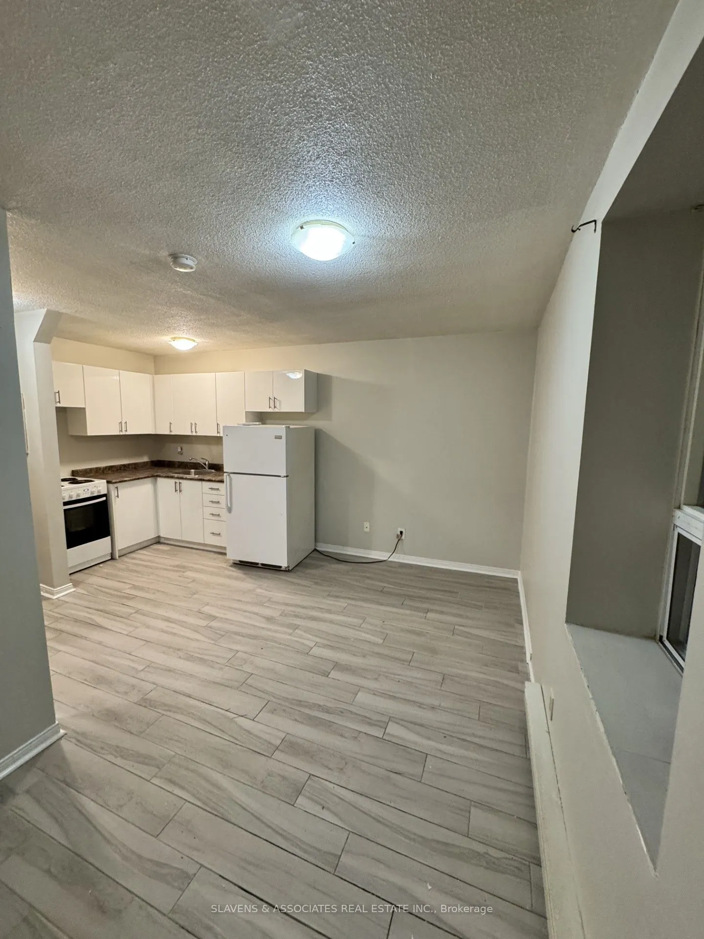45 King Avenue W #9