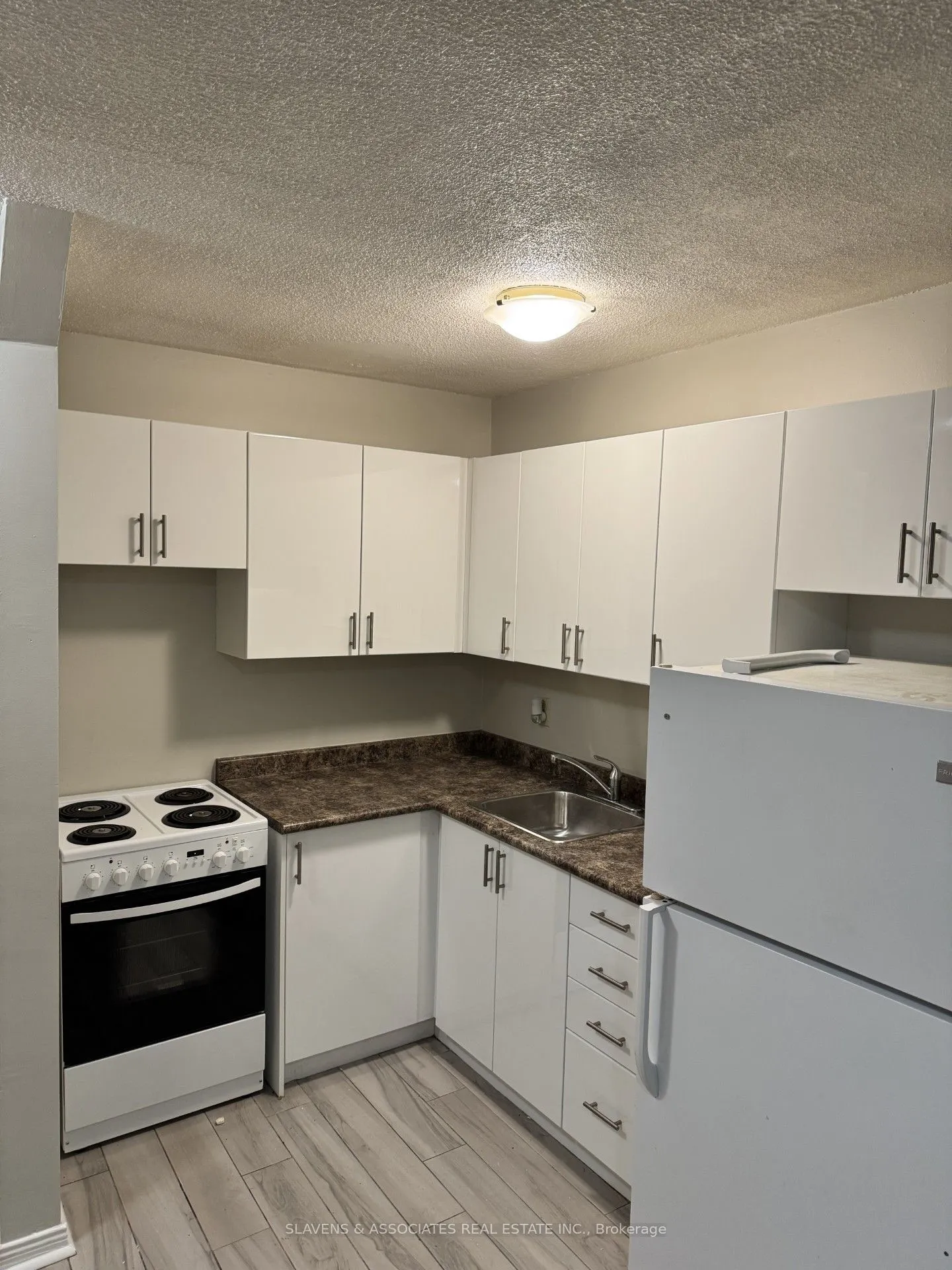 45 King Avenue W #9