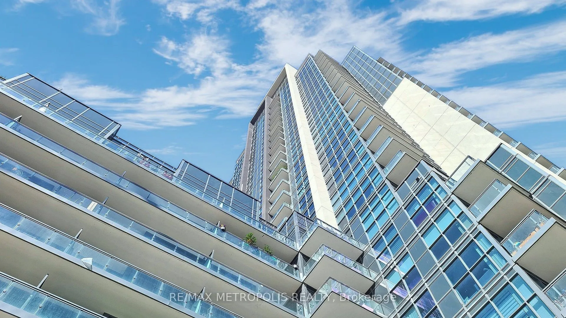 30 Meadowglen Place #2405