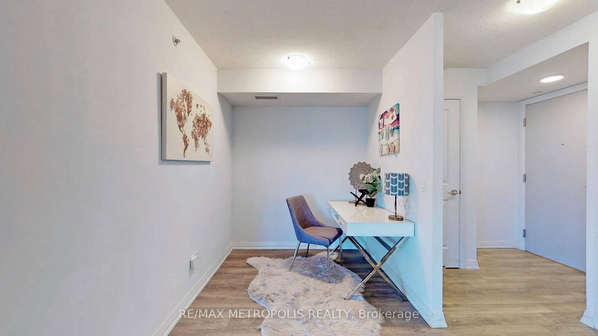 30 Meadowglen Place #2405