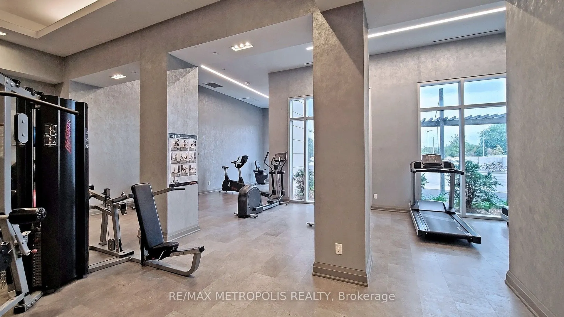 30 Meadowglen Place #2405