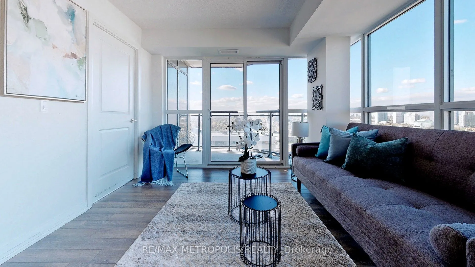 30 Meadowglen Place #2405