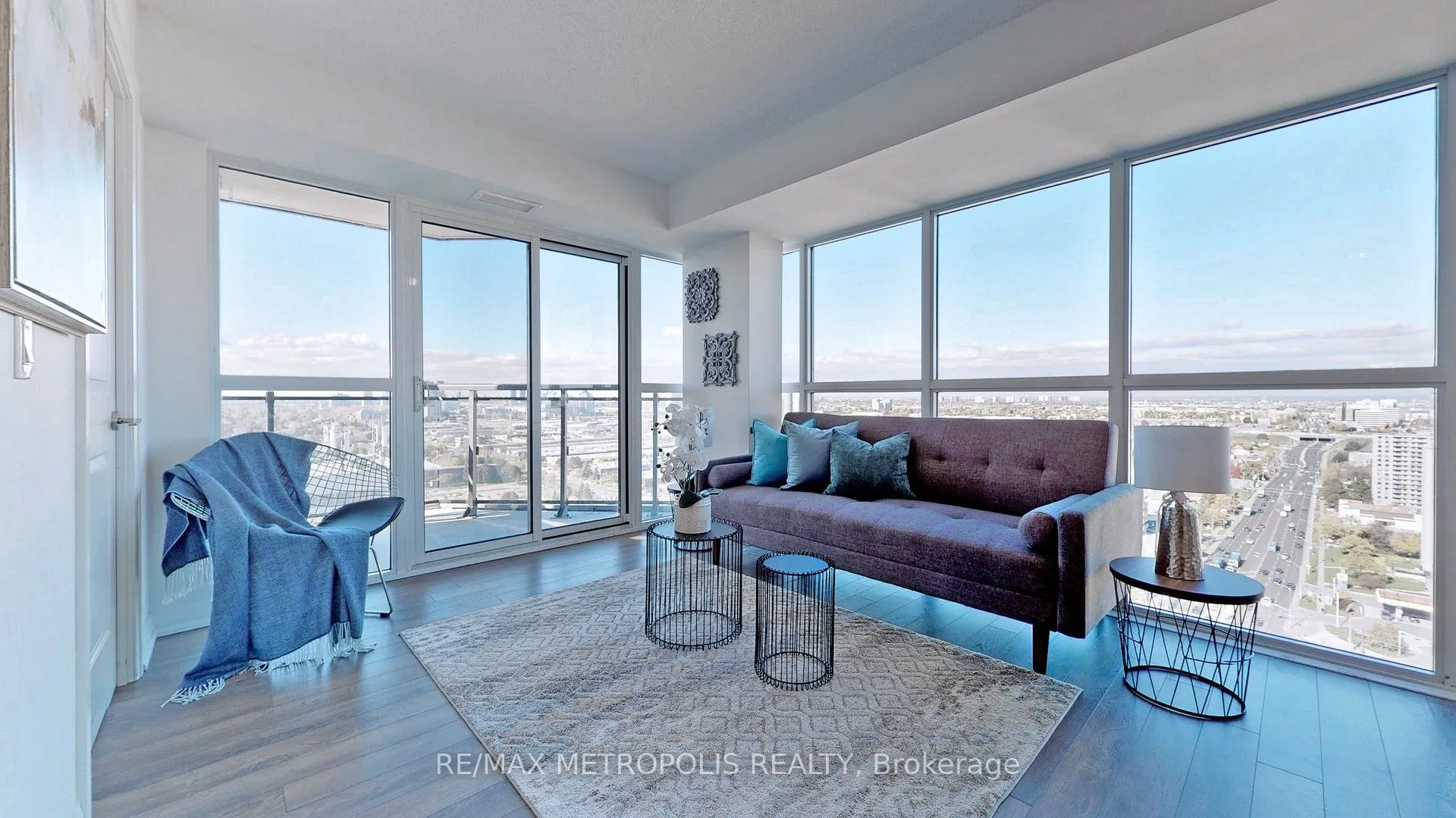 30 Meadowglen Place #2405