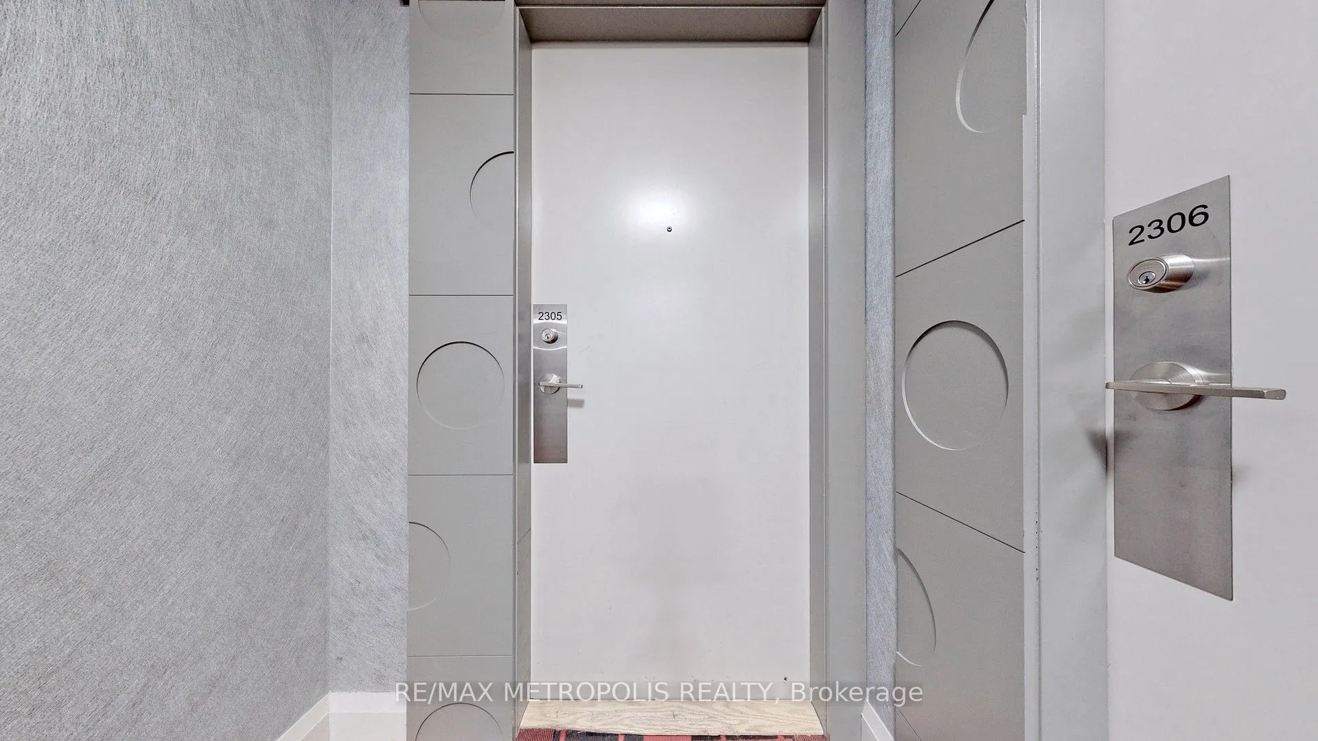 30 Meadowglen Place #2405