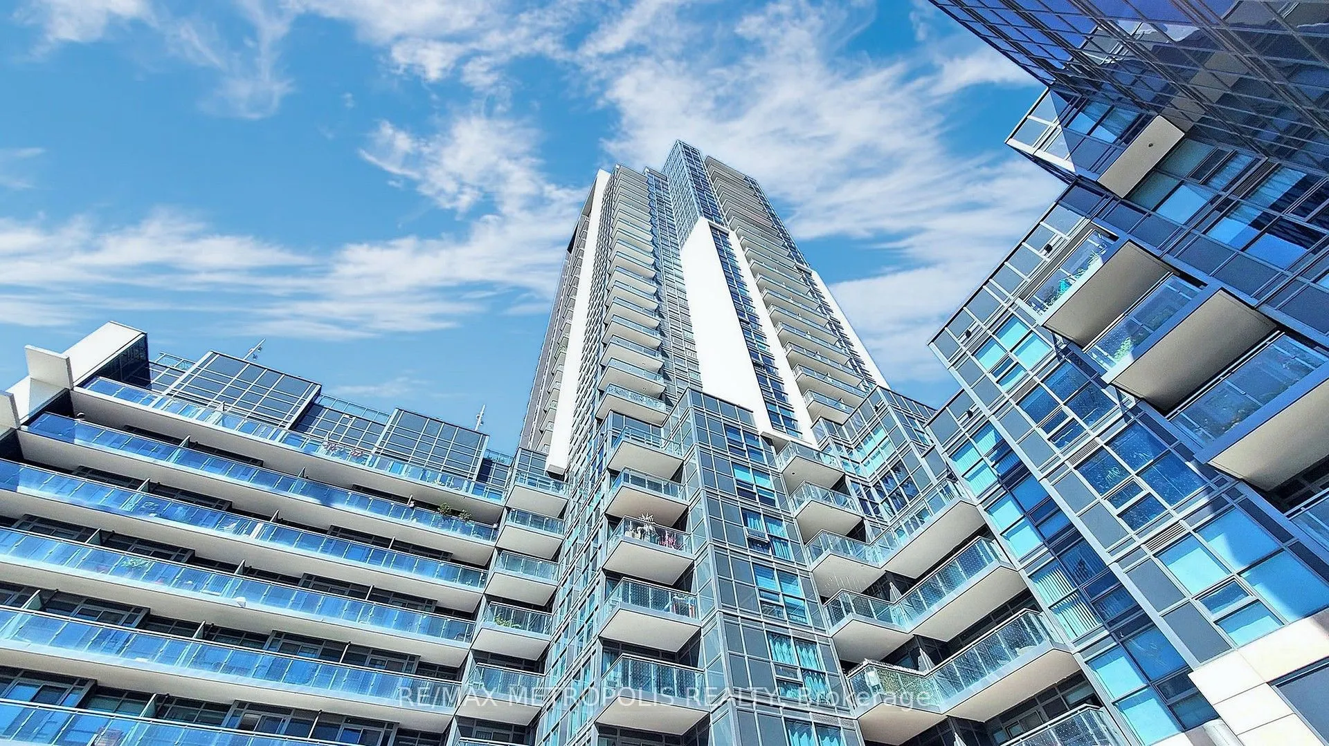 30 Meadowglen Place #2405