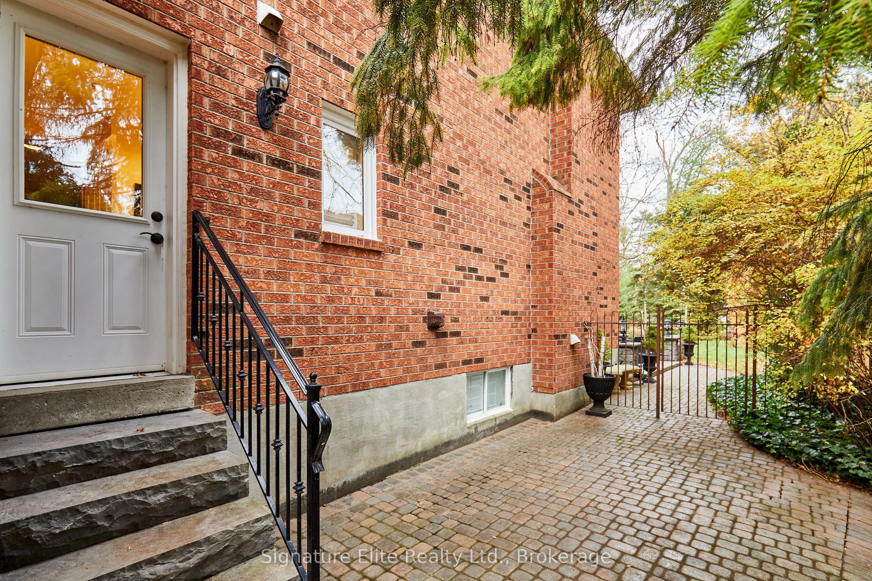 4 Camor Court