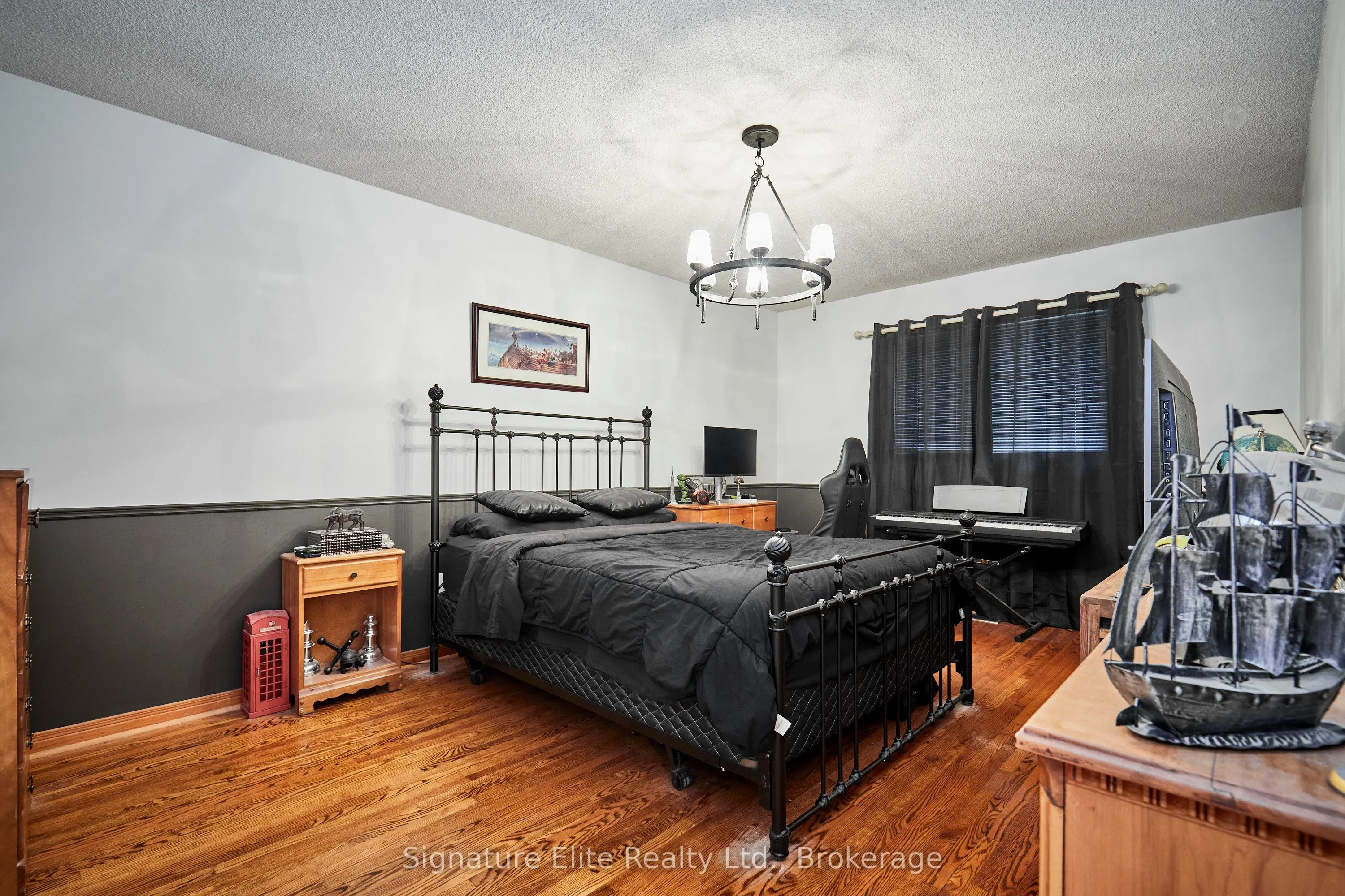 4 Camor Court