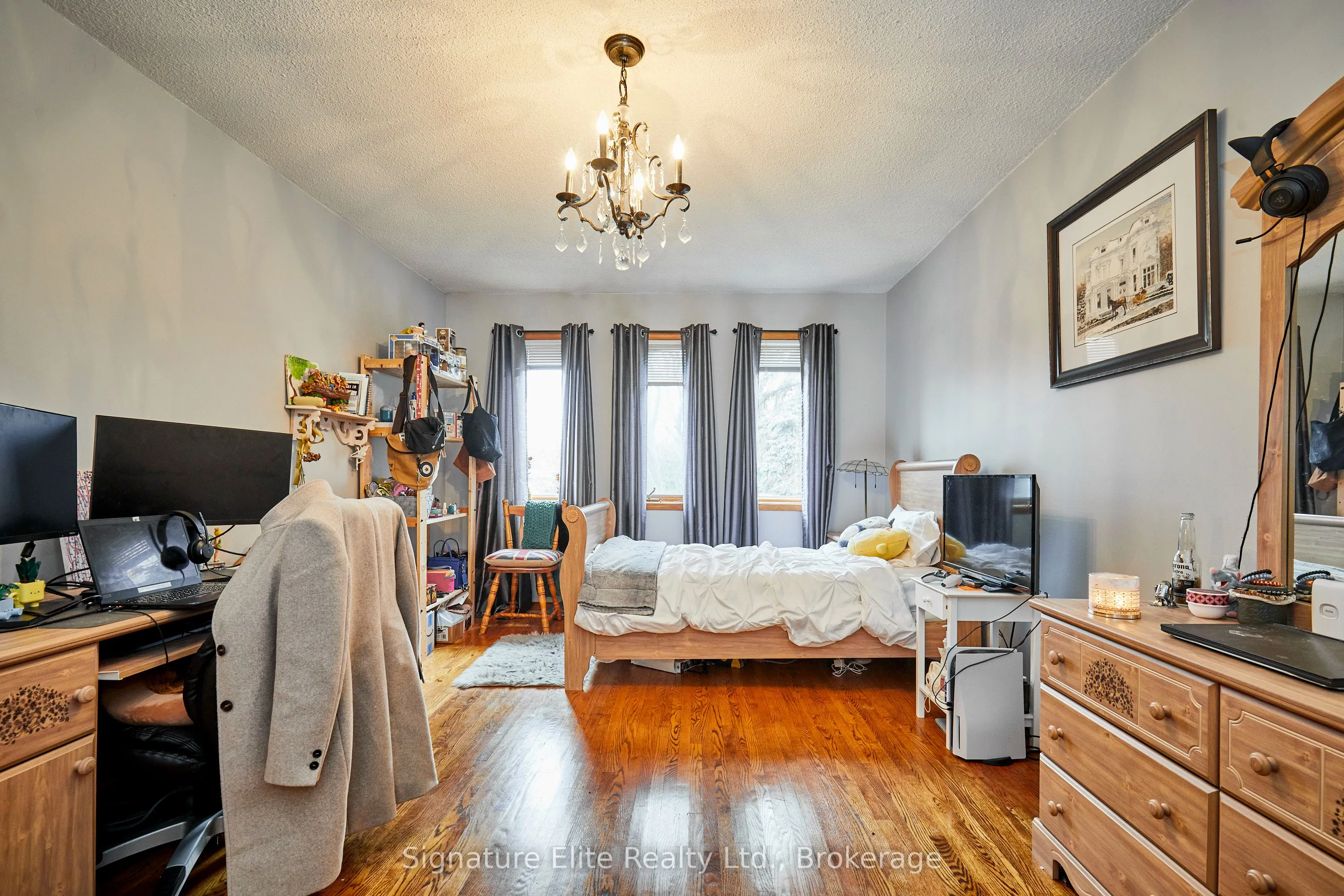 4 Camor Court