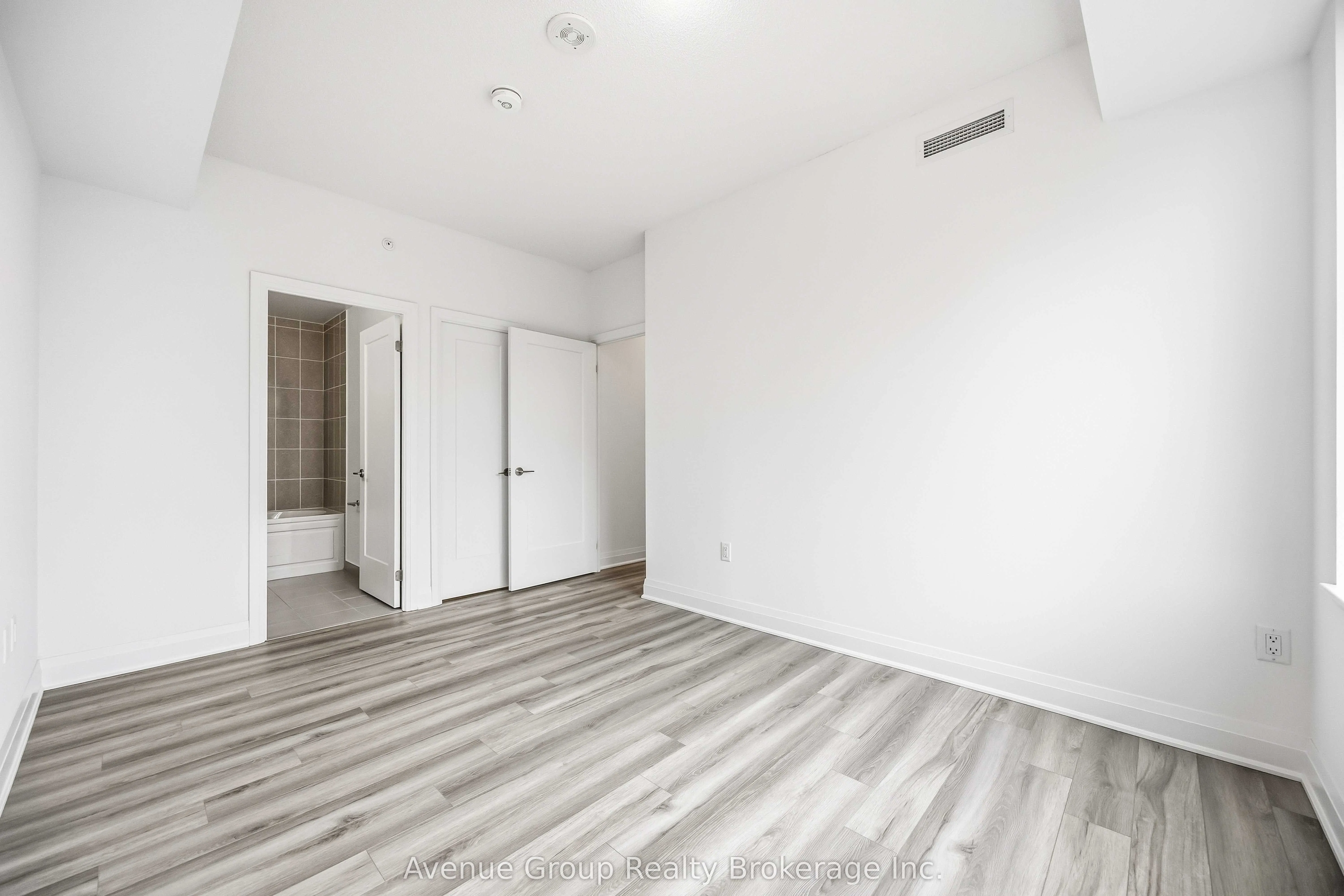 3220 Sheppard Avenue E #218