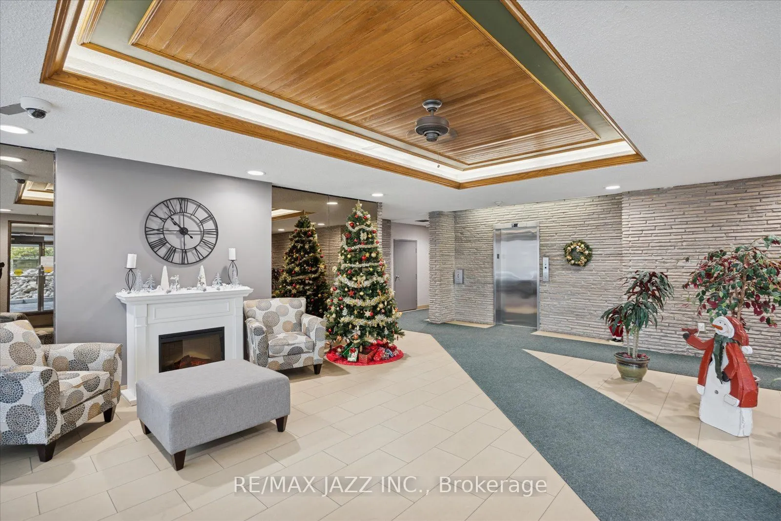 120 Elgin Street W #102