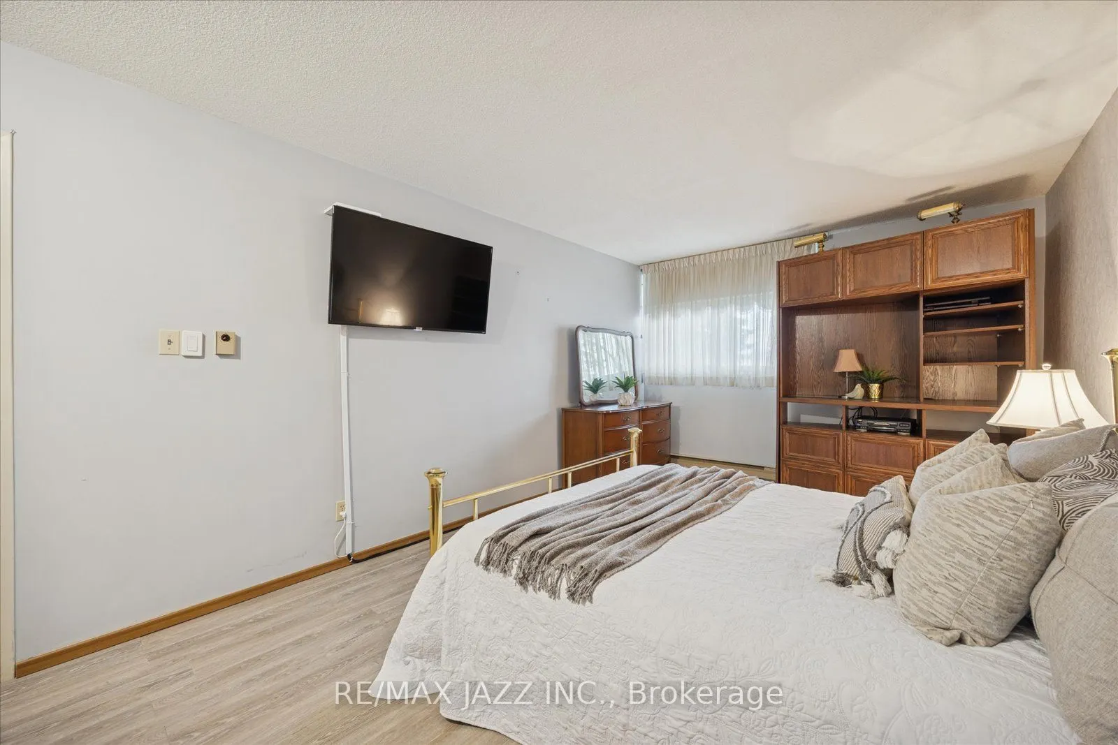 120 Elgin Street W #102