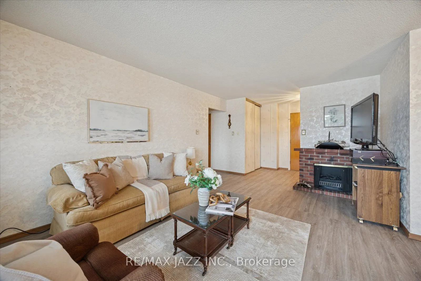120 Elgin Street W #102