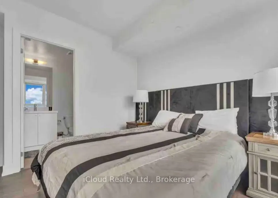 2550 Simcoe Street N #1917