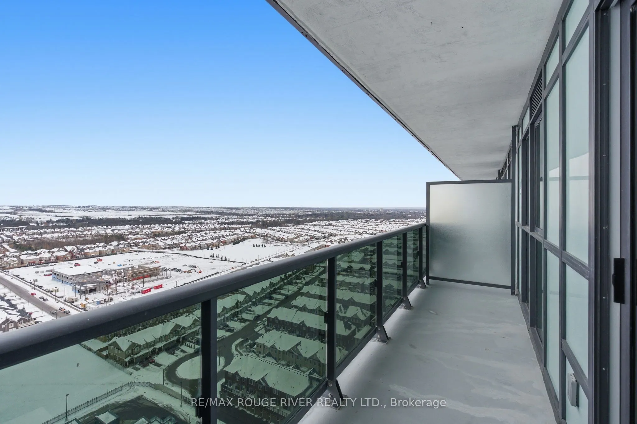 2545 SIMCOE Street N #2321