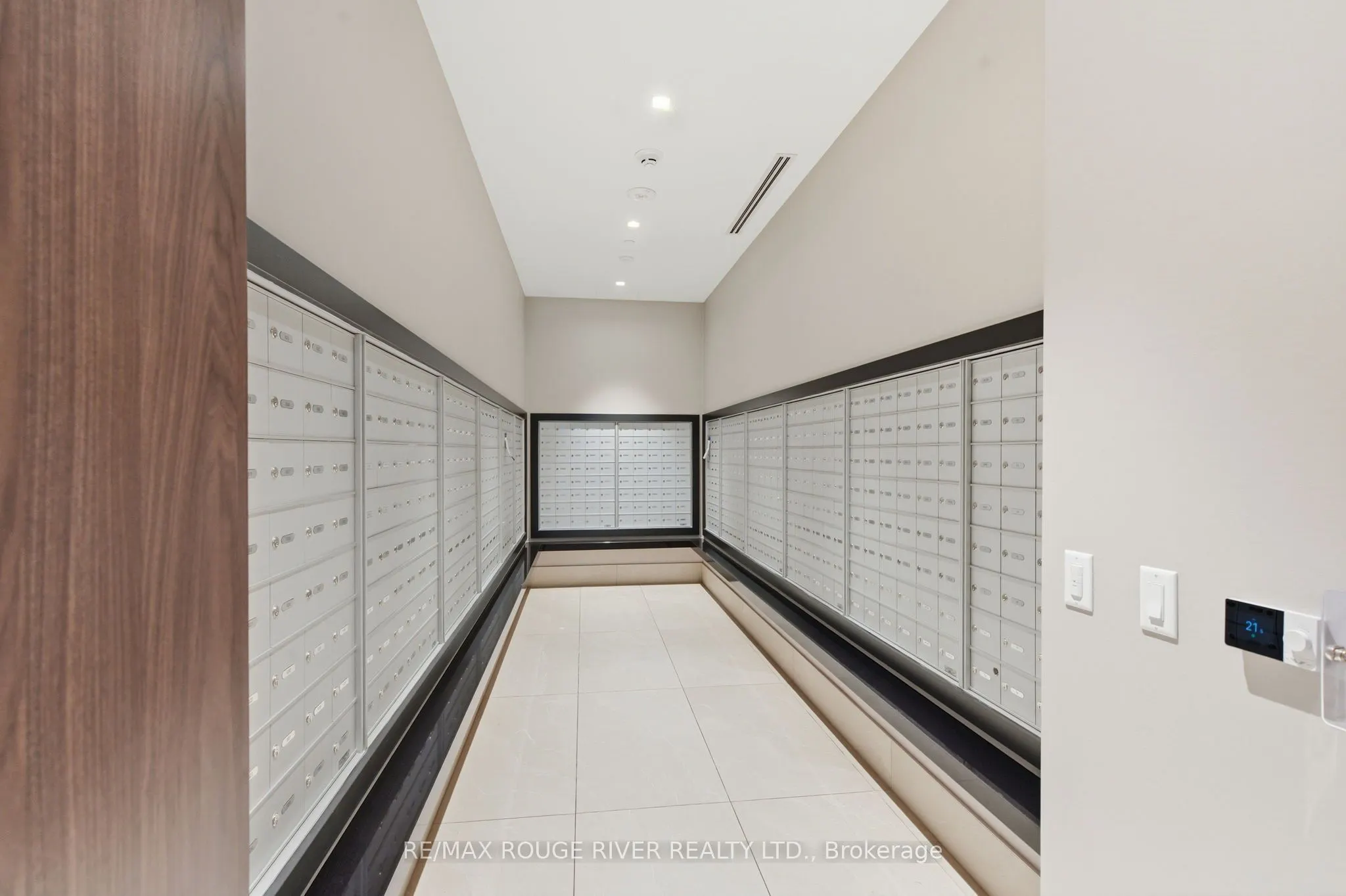2545 SIMCOE Street N #2321