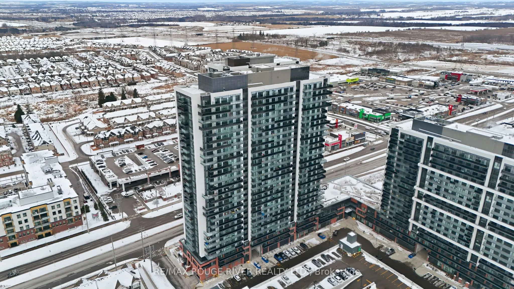 2545 SIMCOE Street N #2321