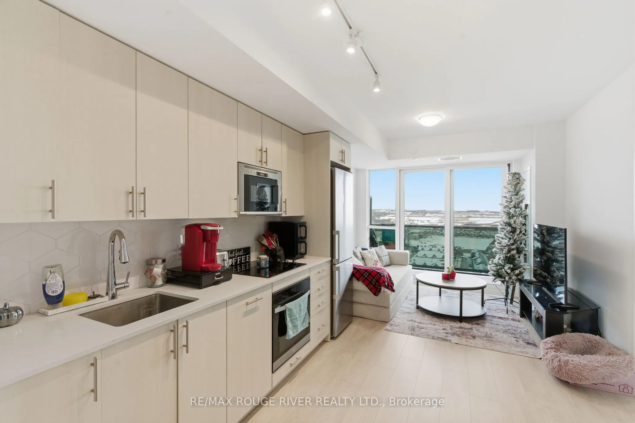 2545 SIMCOE Street N #2321