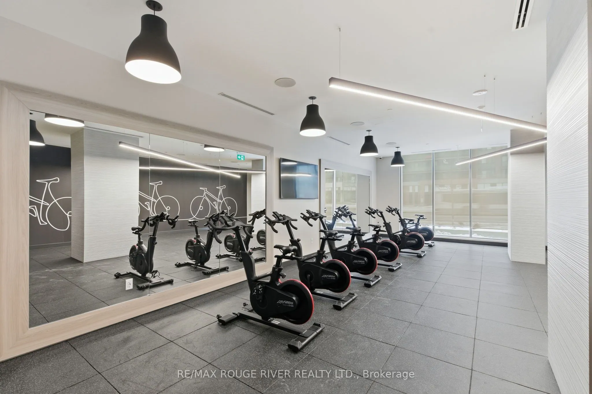2545 SIMCOE Street N #2321