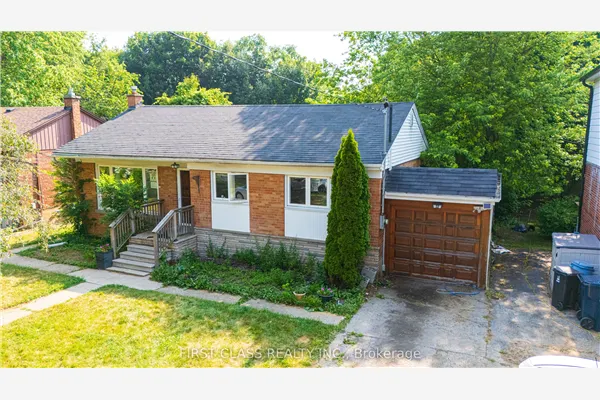 22 Hopecrest Crescent