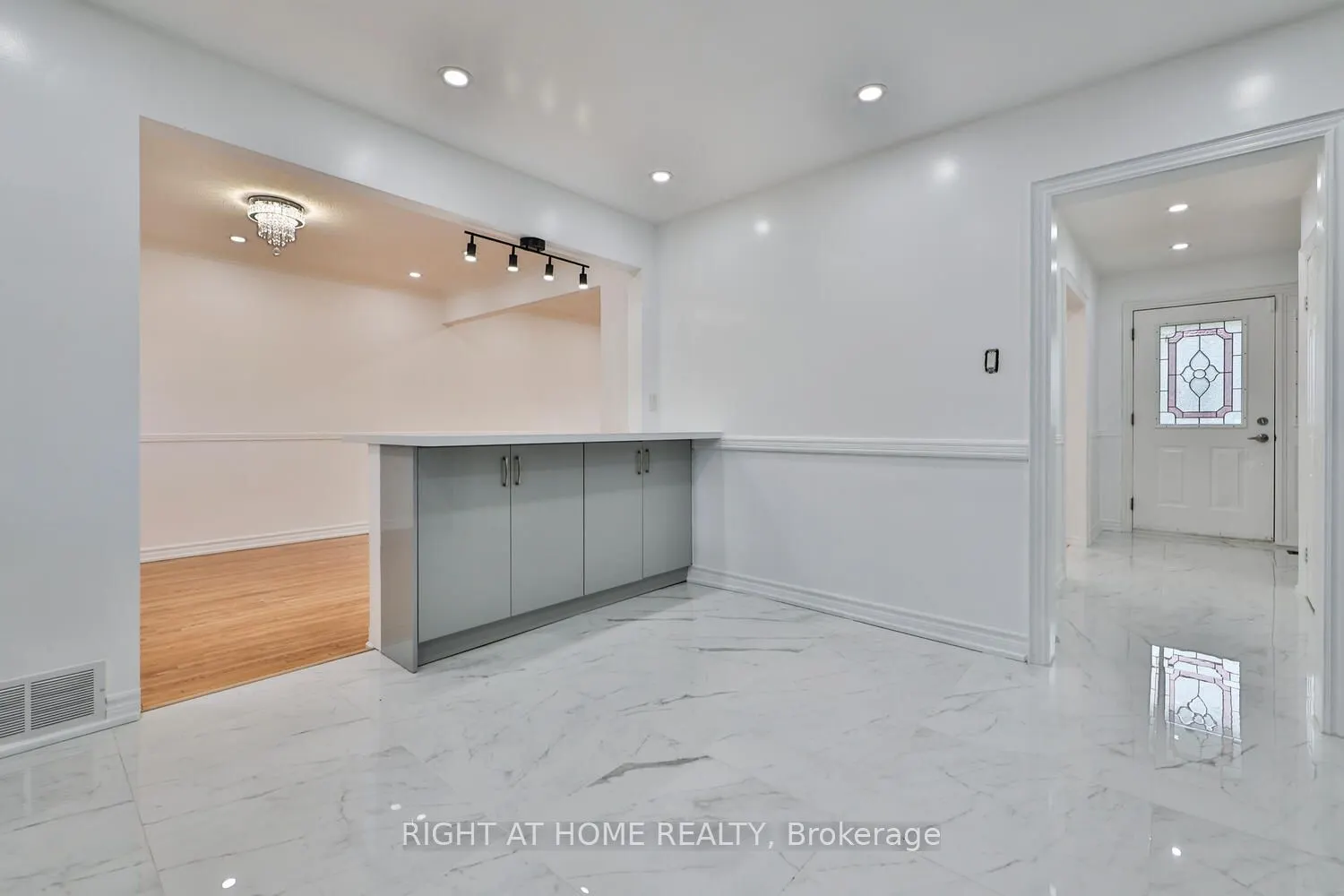 9 Allister Avenue