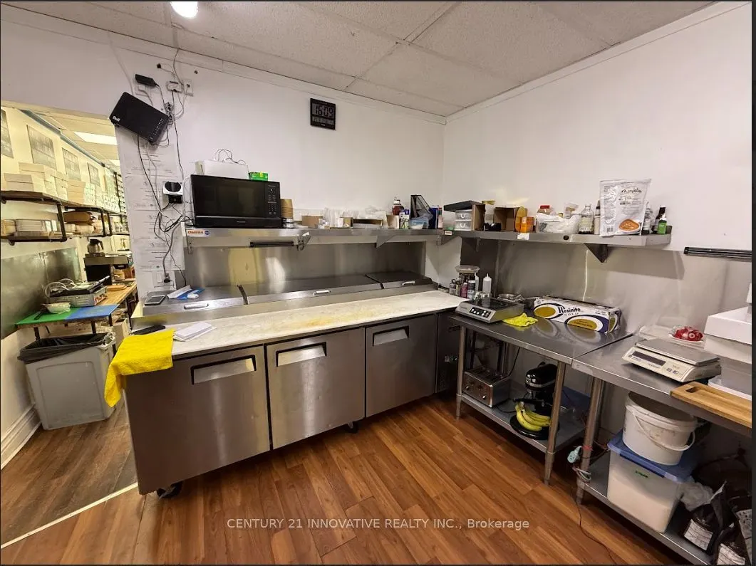 25 Simcoe Street S #Main