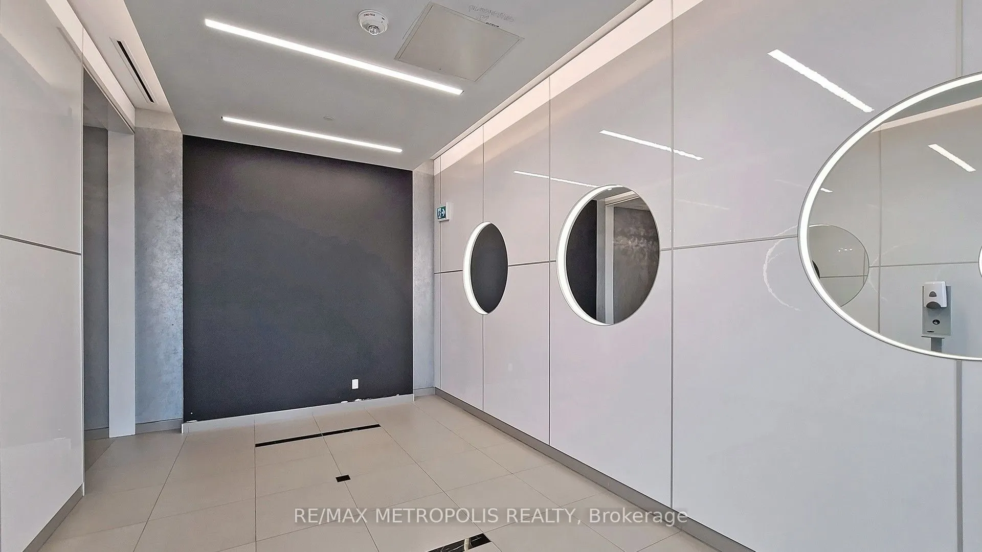 30 Meadowglen Place #2405