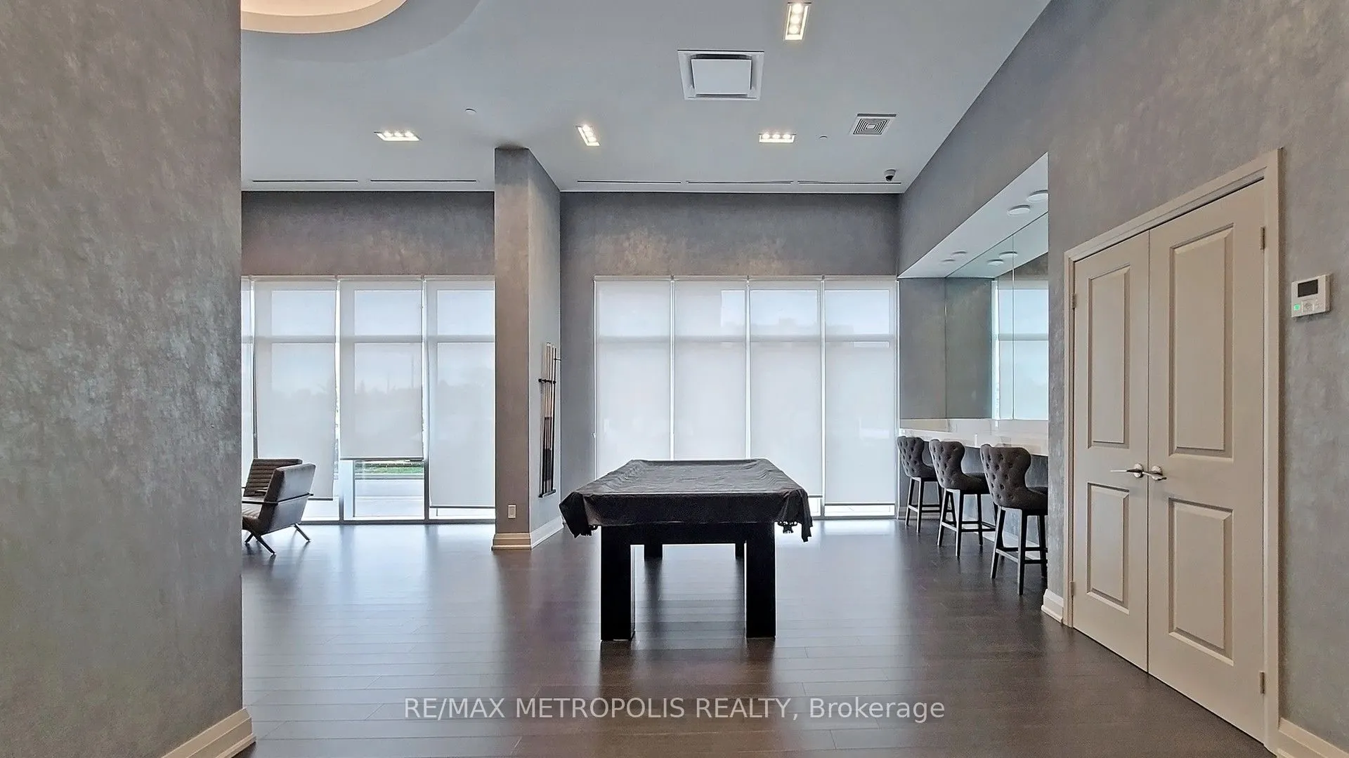 30 Meadowglen Place #2405