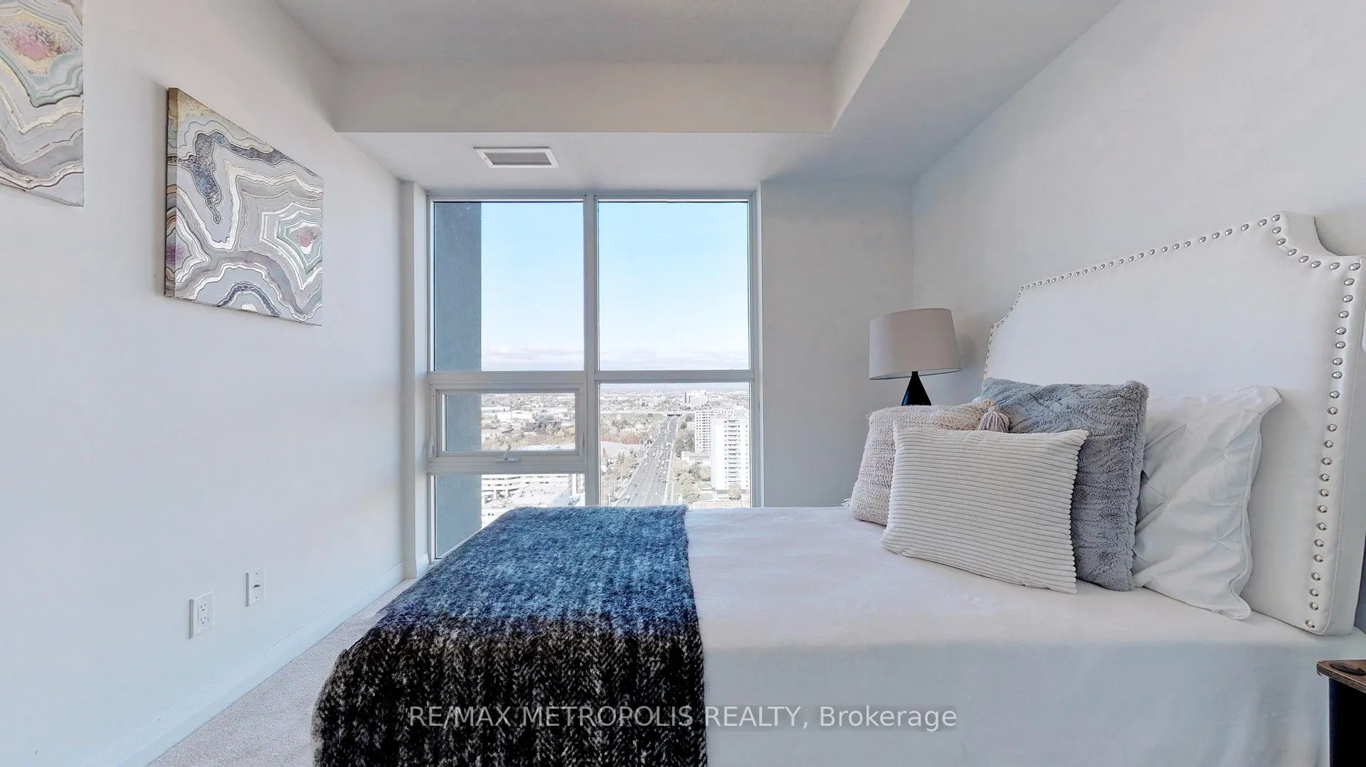 30 Meadowglen Place #2405