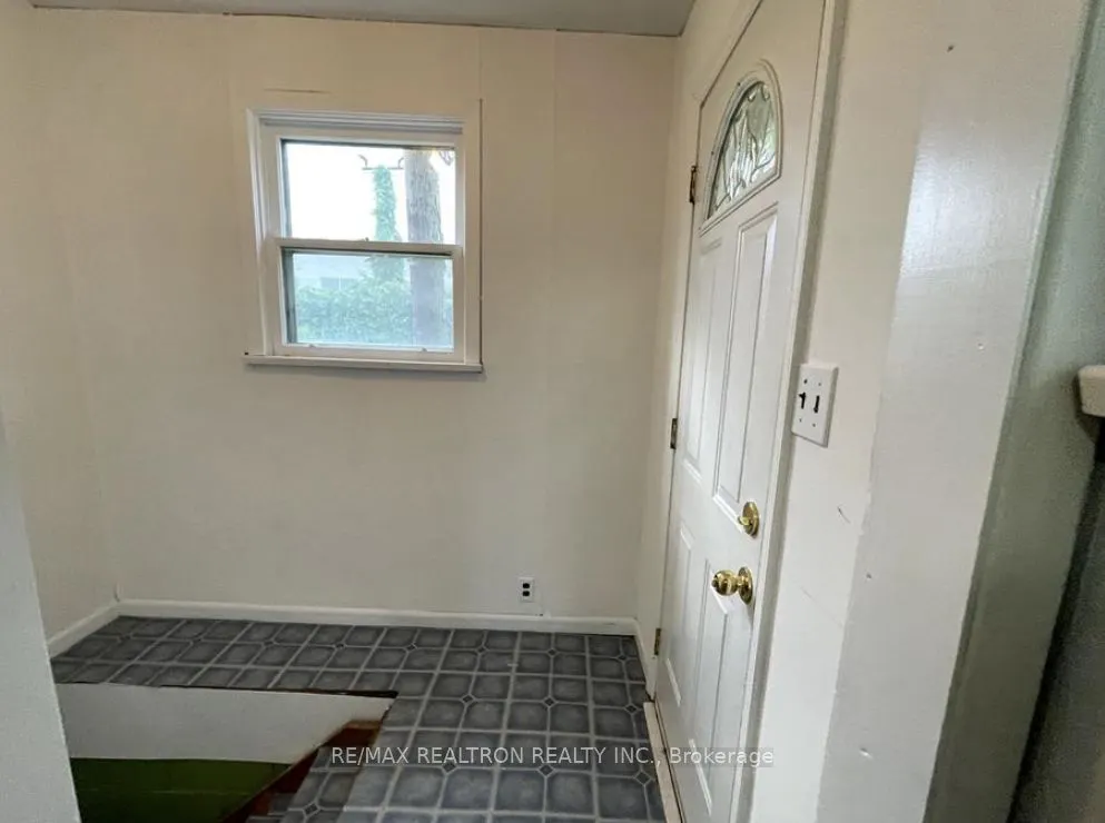 1608 Baseline Road W