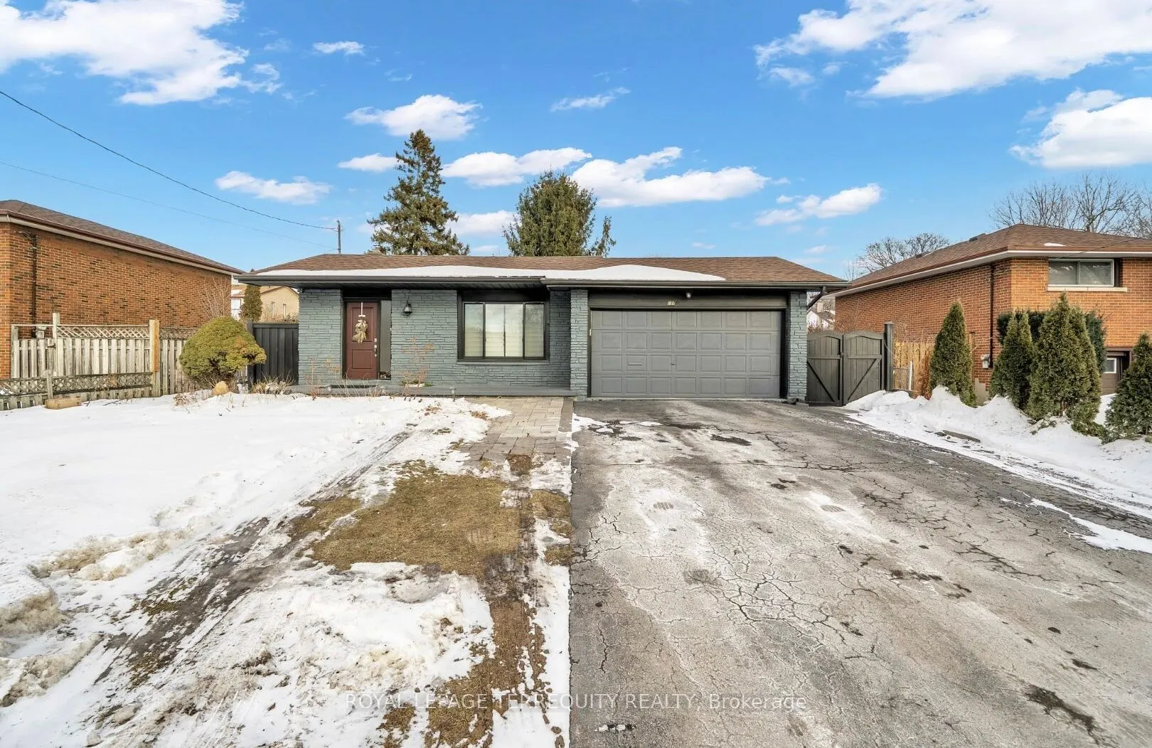 109 Thickson Road S