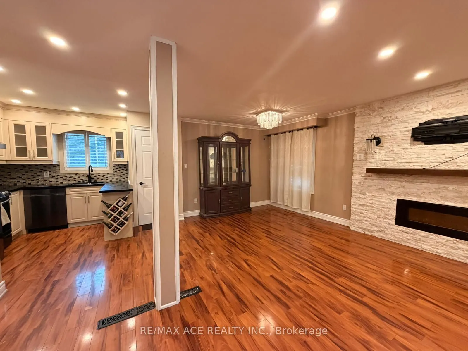 48 Ronway Crescent #Main