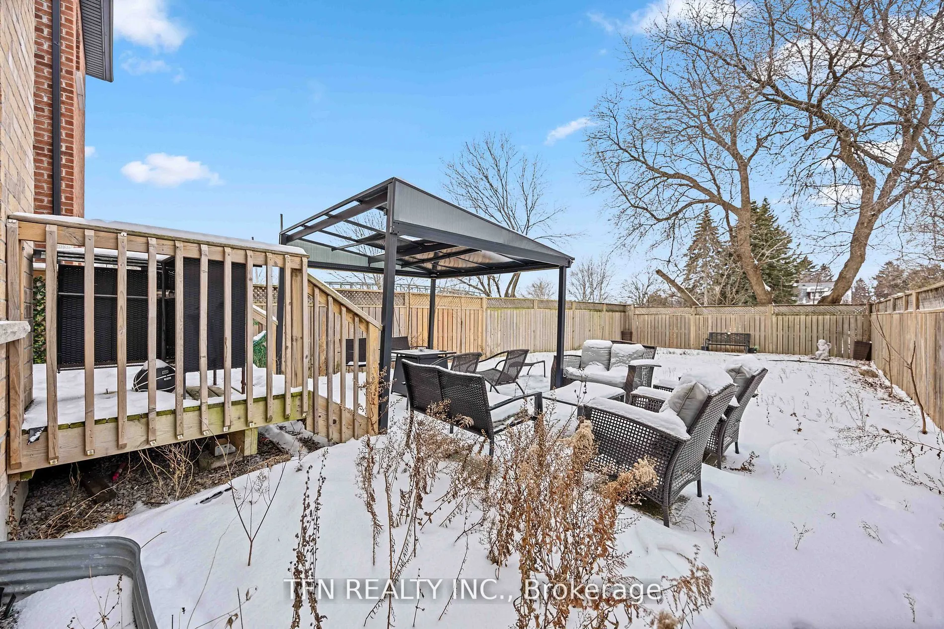 282B Aylesworth Avenue