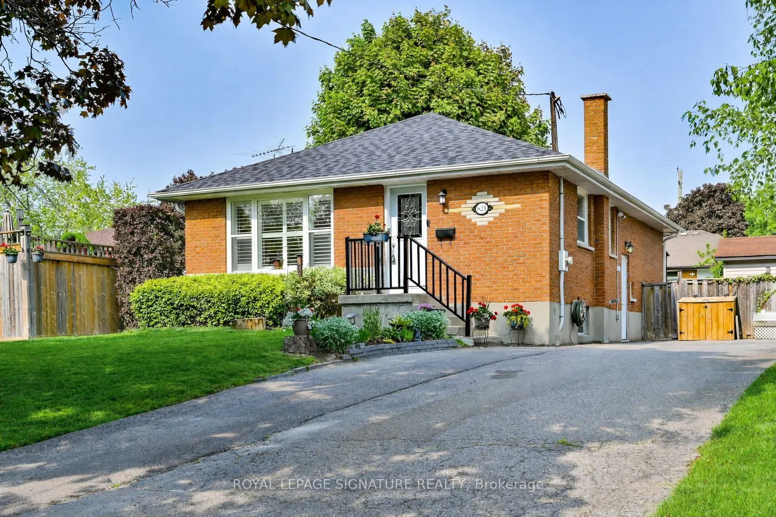 621 Wychwood Street
