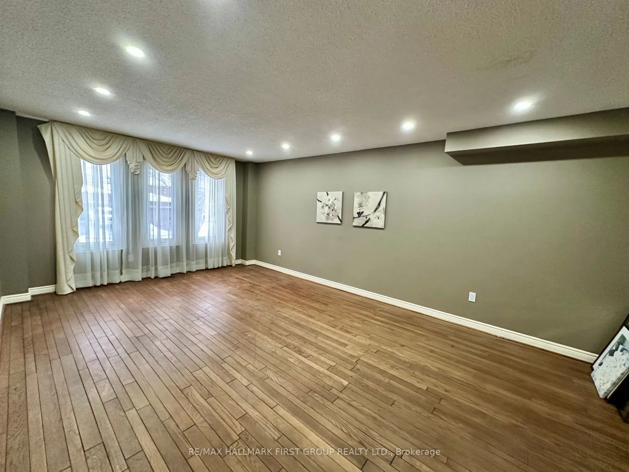 492 Palmtree Crescent