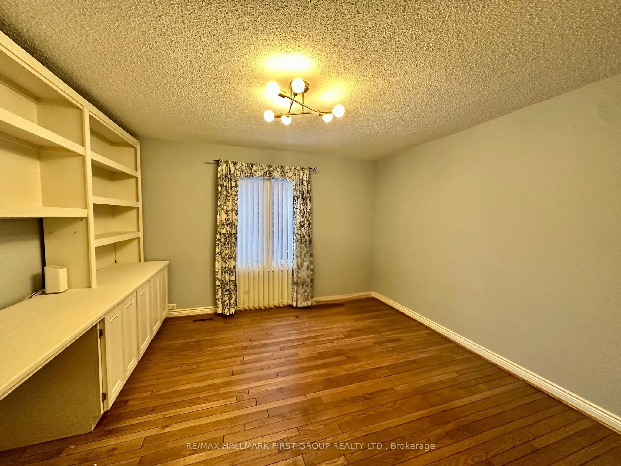 492 Palmtree Crescent
