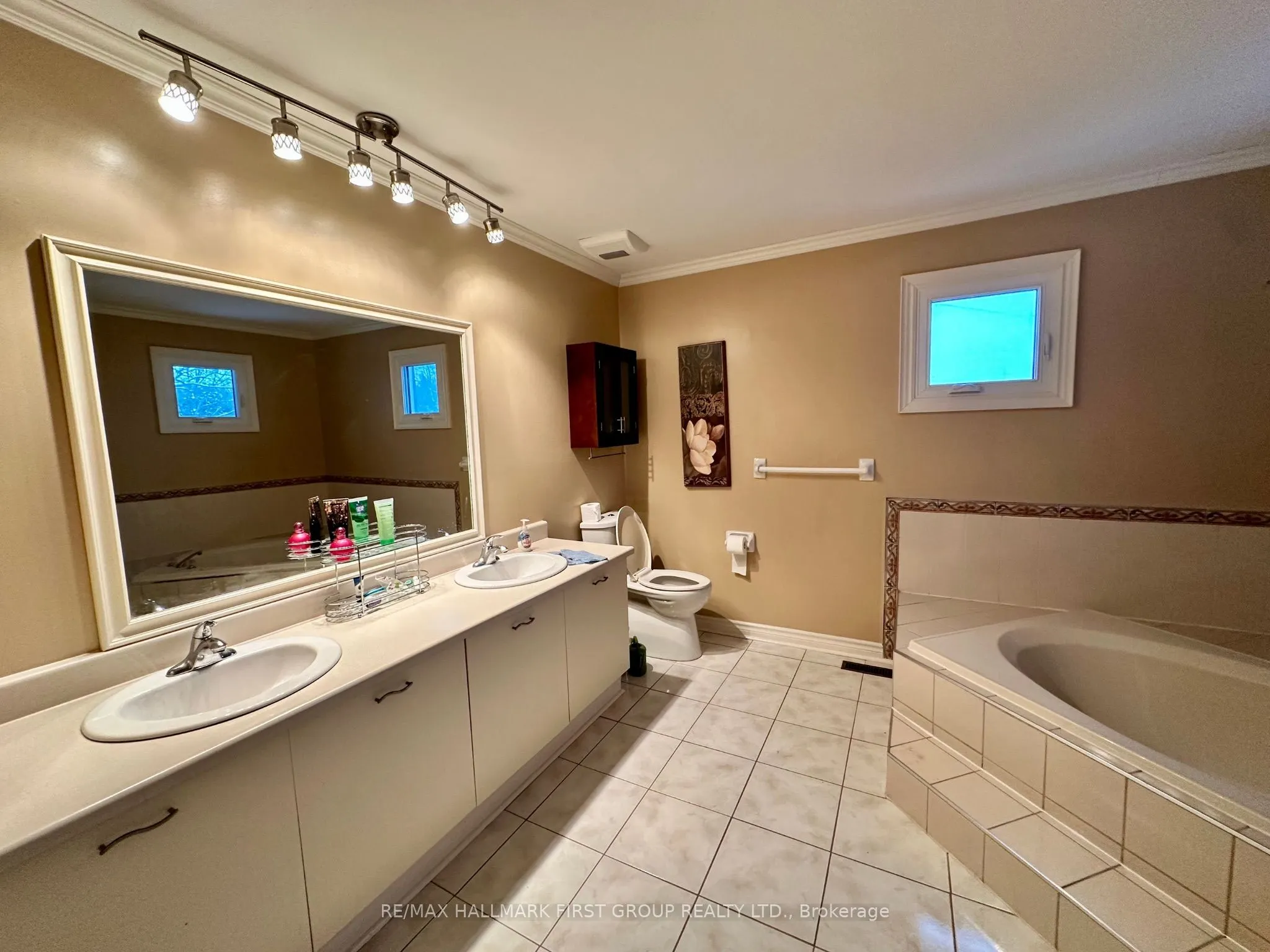492 Palmtree Crescent