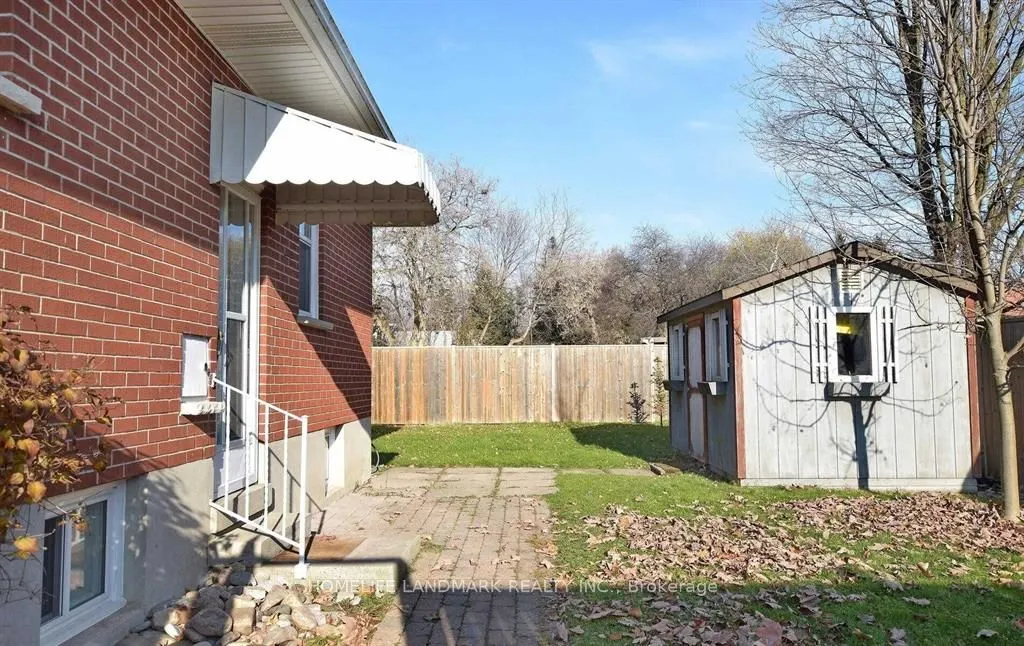110 Front Street E
