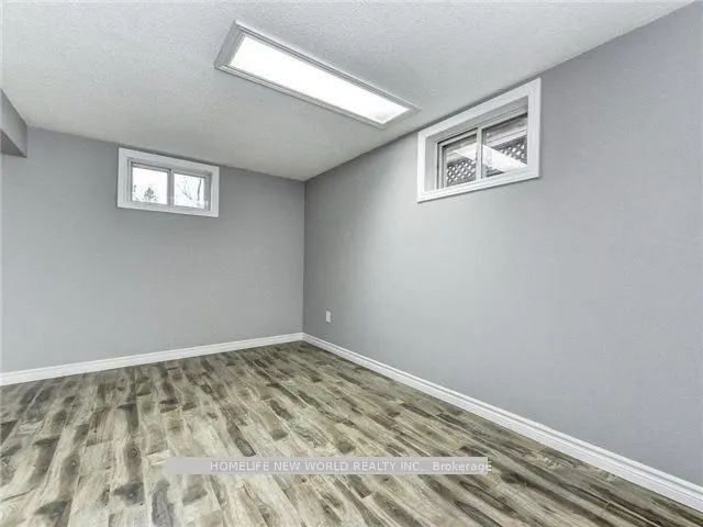 137 Banting Avenue