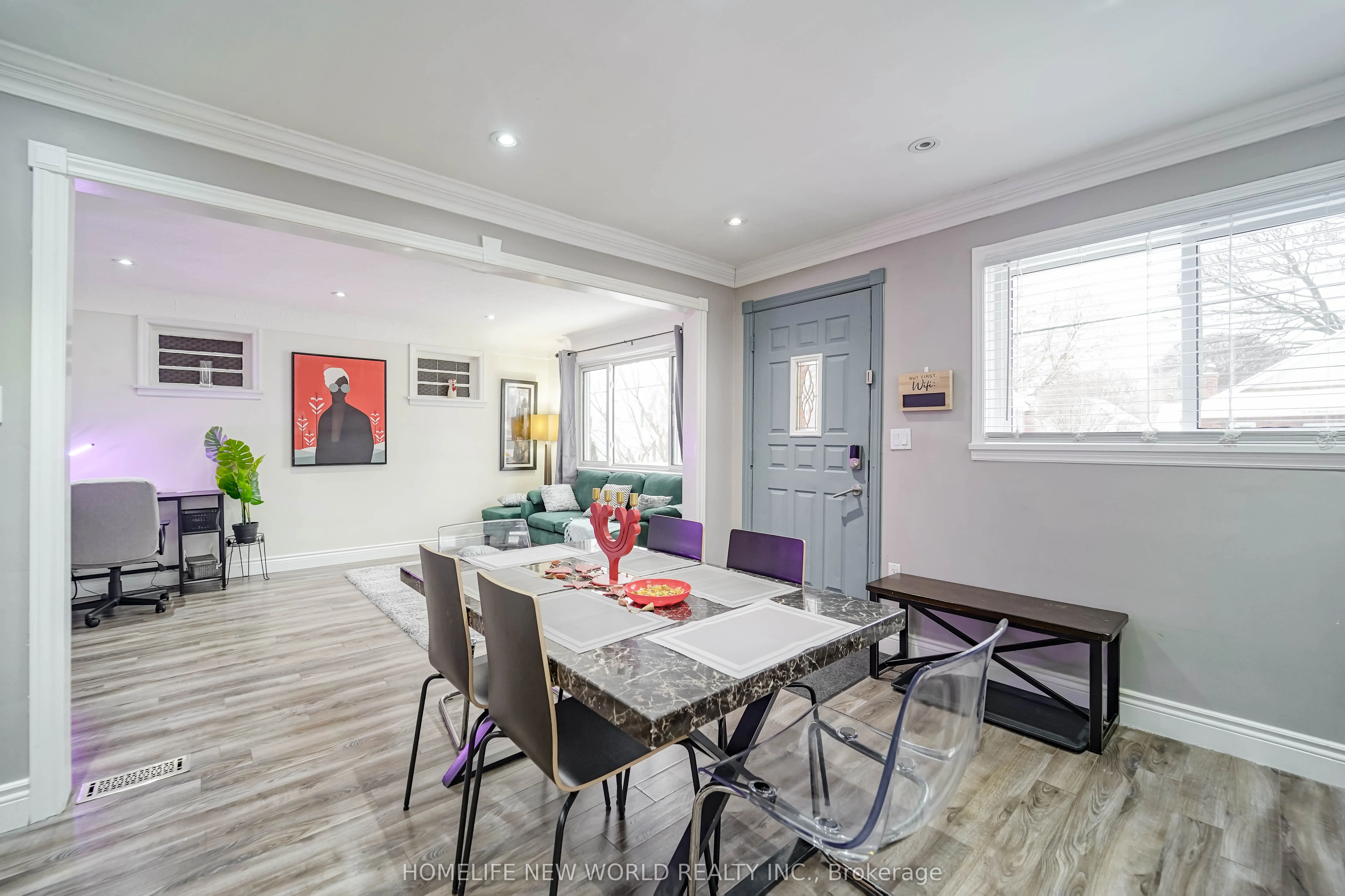 137 Banting Avenue