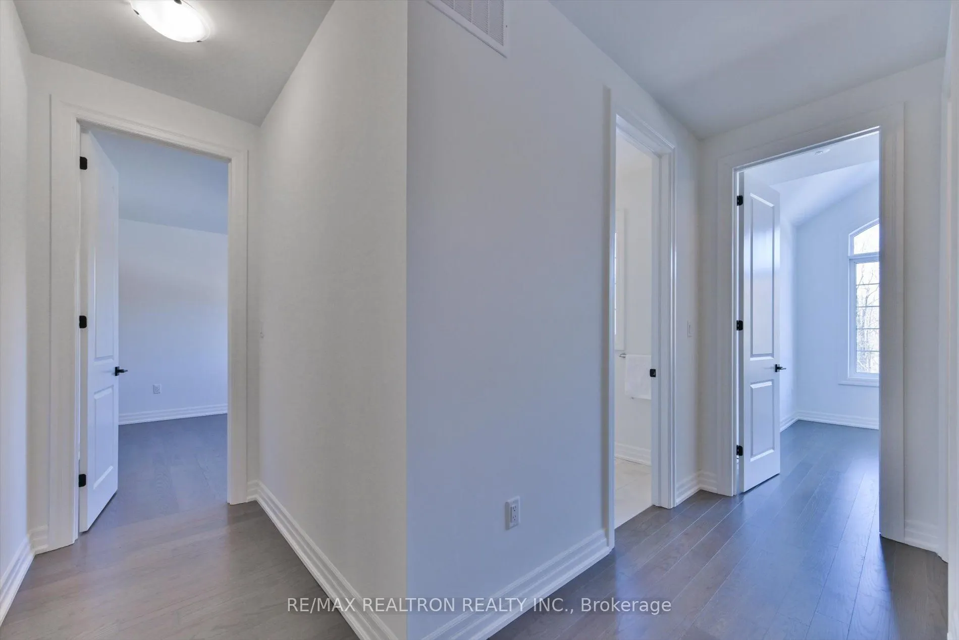 2858 Foxden Square