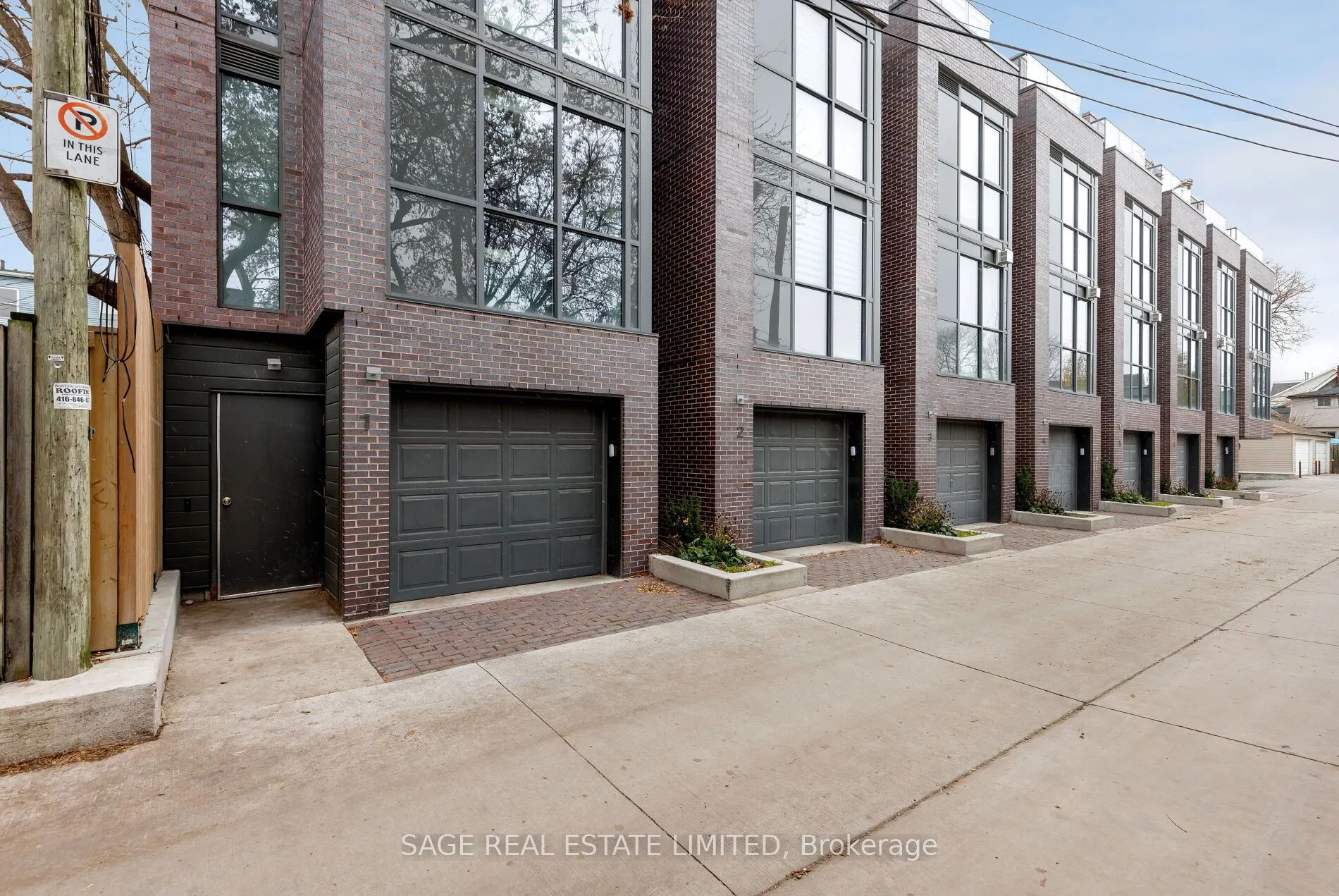 1331 Queen Street E #Th01