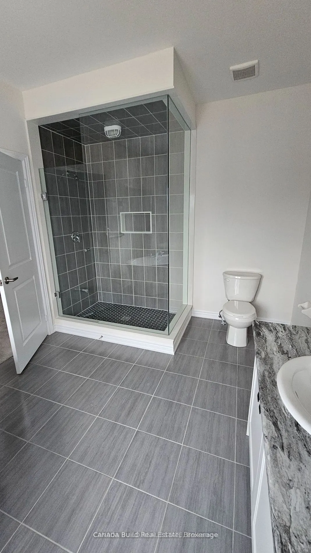 2133 Coppermine Street