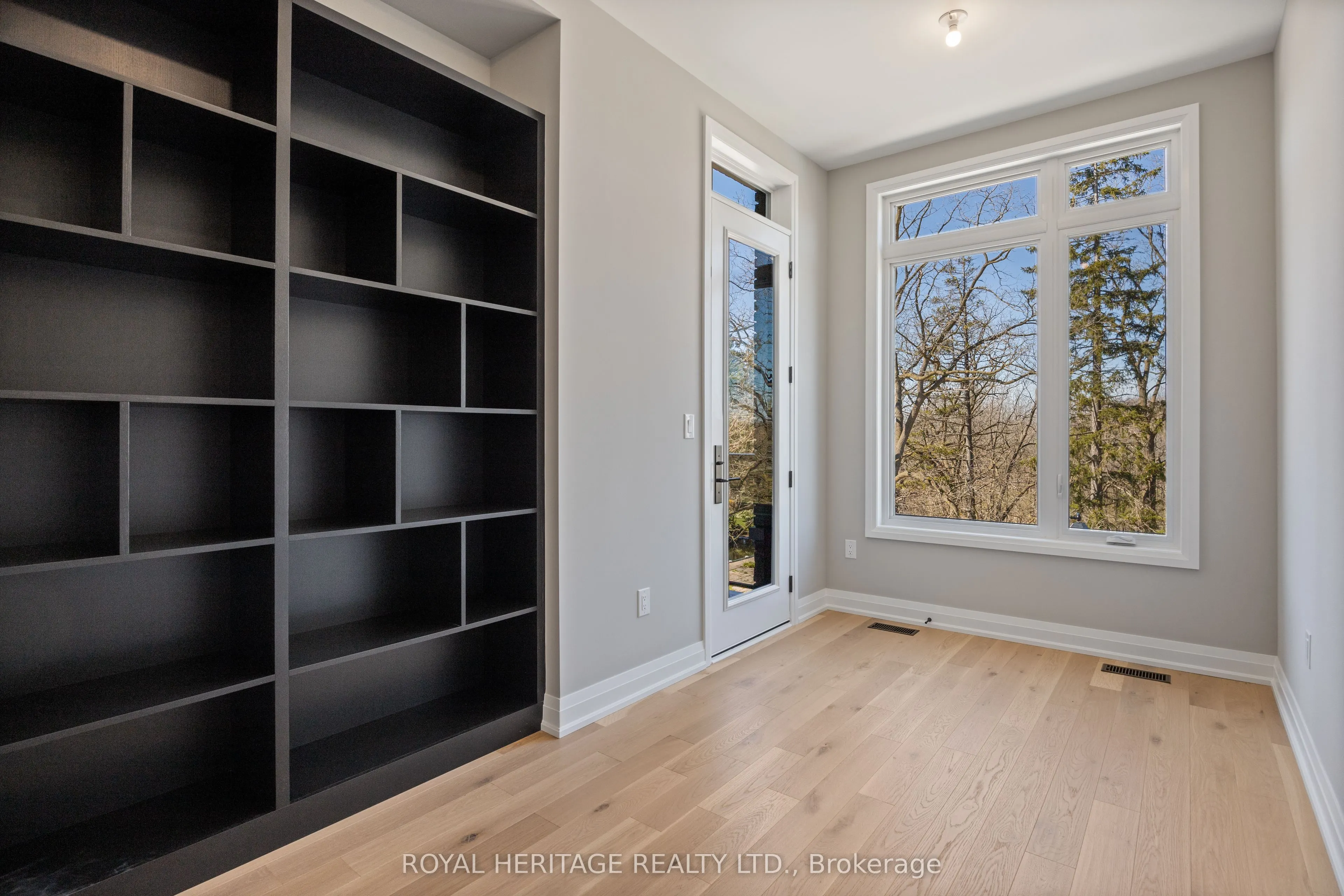 25 Inverlynn Way