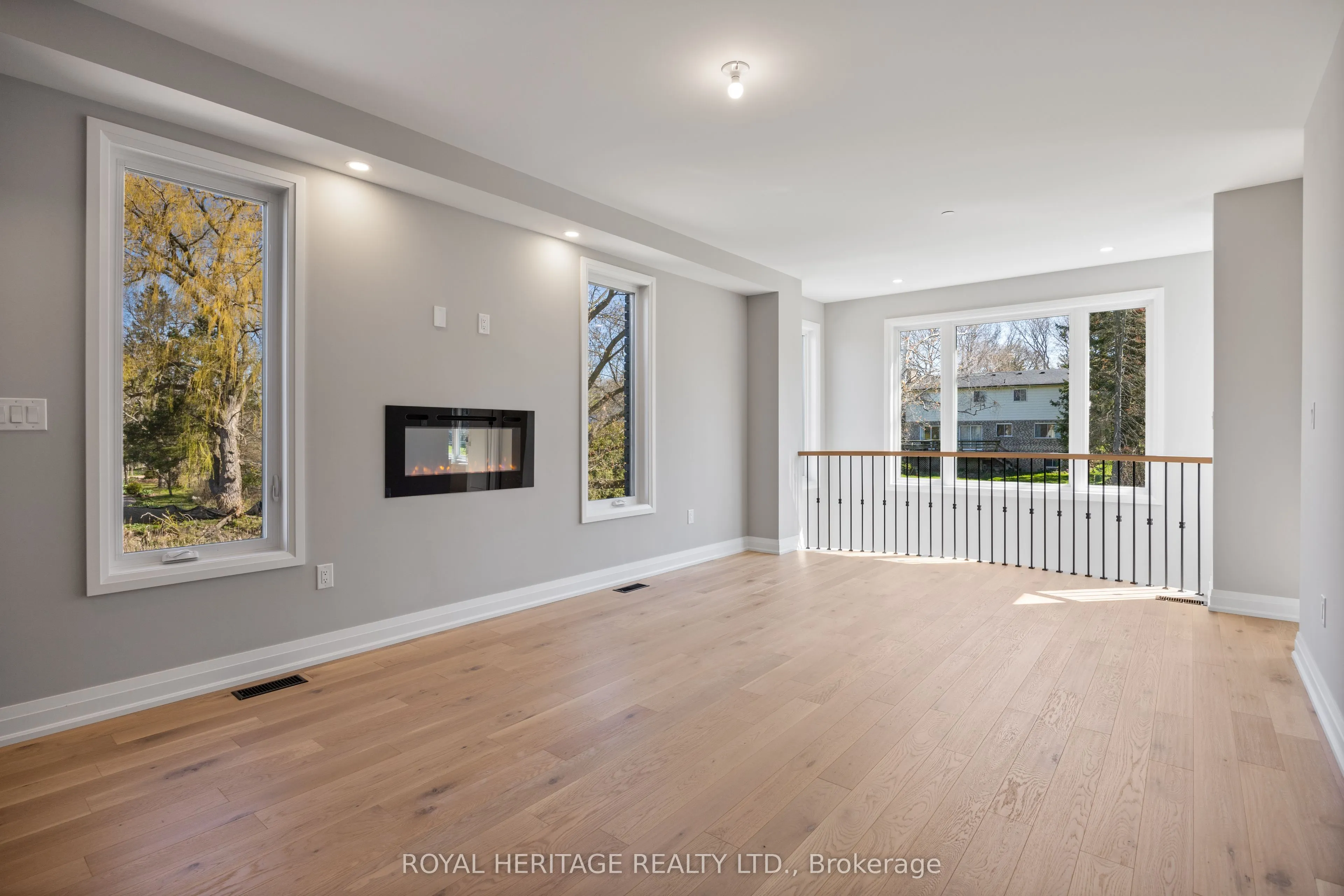 25 Inverlynn Way