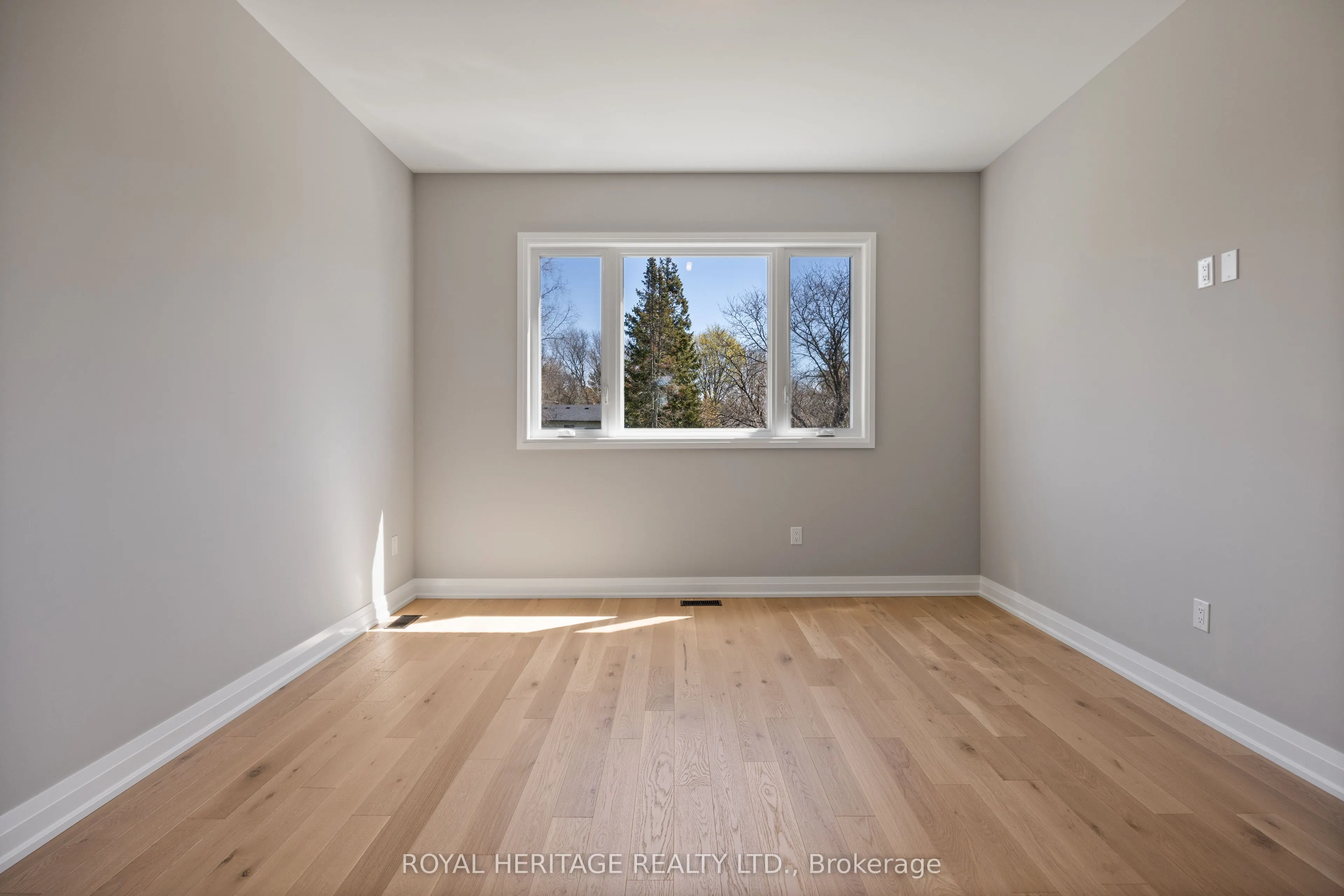 25 Inverlynn Way