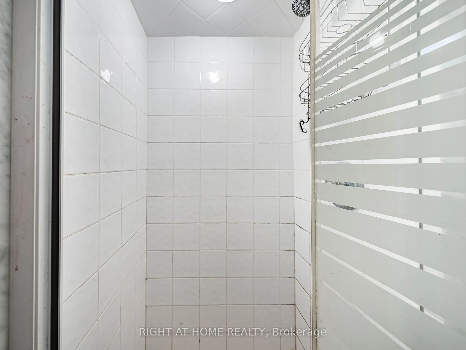 148 Winchester Road E
