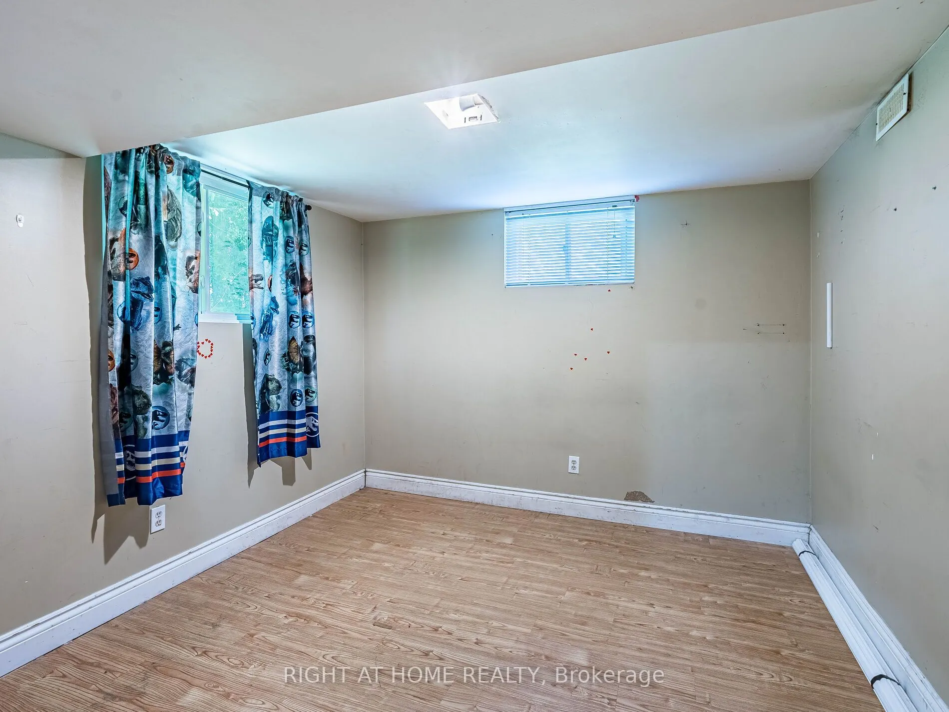 148 Winchester Road E