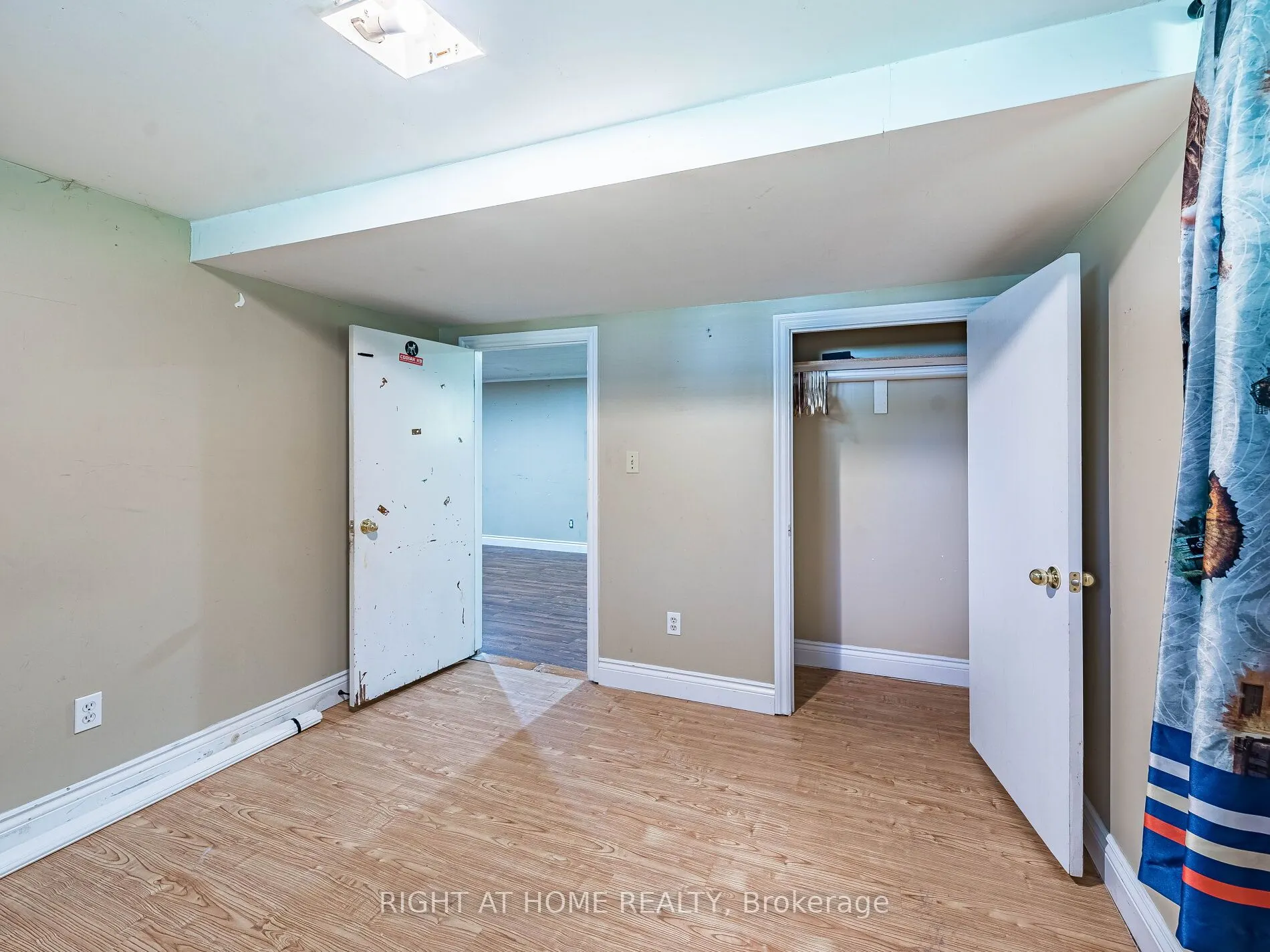 148 Winchester Road E