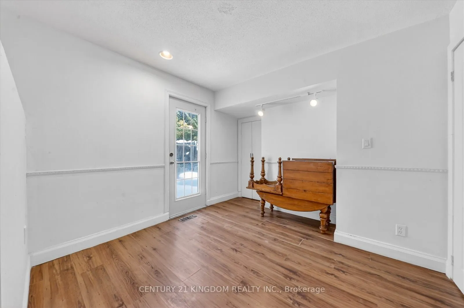 208 Palmerston Avenue